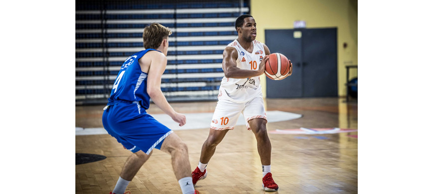 В Израиль Армстронг переехал, не раздумывая