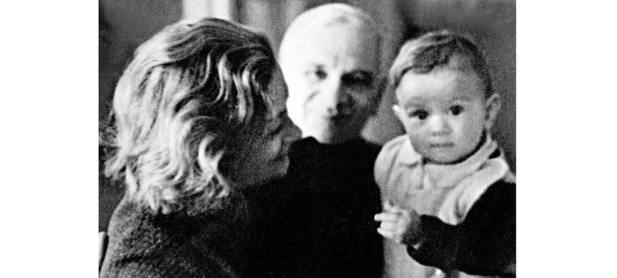 Евгений Габрилович с женой и сыном