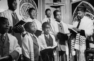 <p>Jewish African American children singing in the synagogue choir. (Photo by Leonard Mccombe/The LIFE Images Collection/Getty Images)</p>