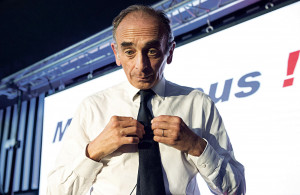<p>2H15KXP Nimes, France. 15th Oct, 2021. Eric Zemmour seen during his meeting at Sud, that gathered more than 1000 people.He developed a speech focused on education (in homage to the murdered teacher Samuel Paty) and relations with Algeria (on the occasion of the commemoration of October 17th 1961). Credit: SOPA Images Limited/Alamy Live News</p>