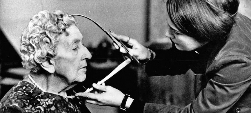 <p>E10BDB Mar. 03, 1972 - Agatha Christie for madame Tussaud's: photo shows Madame Tussaud's sculptor Lyn Kramer takes caliper measurements at a recent interview with Agatha Christine at her home in Berkshire. Her wax portrait will take its place in the new Grand Hall at Madama Tussaud's later this year.</p>